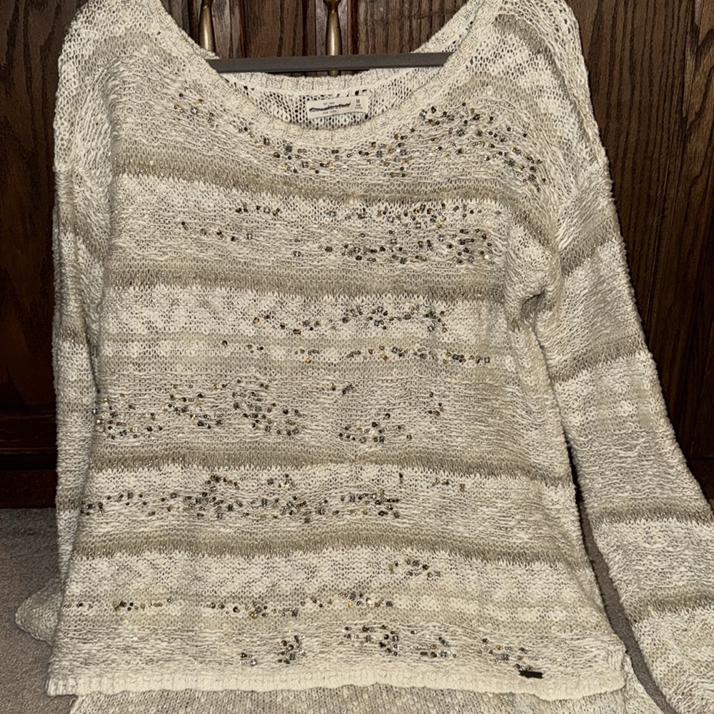 ✨ Abercrombie & Fitch White Beaded Sweater Medium✨